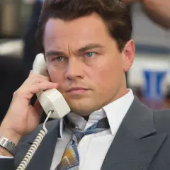 Leonardo DiCaprio jako Jordan Belfort w filmie Wilk z Wall Street. Obsada filmu zachwyca.