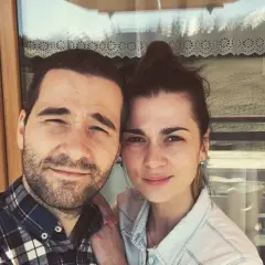 Kim jest żoną magika? Historia Justyny Łuszcz i jej rola w życiu artysty