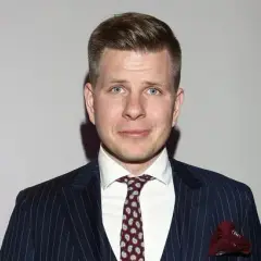Filip Chajzer wiek – zaskakująca prawda o jego urodzinach i karierze