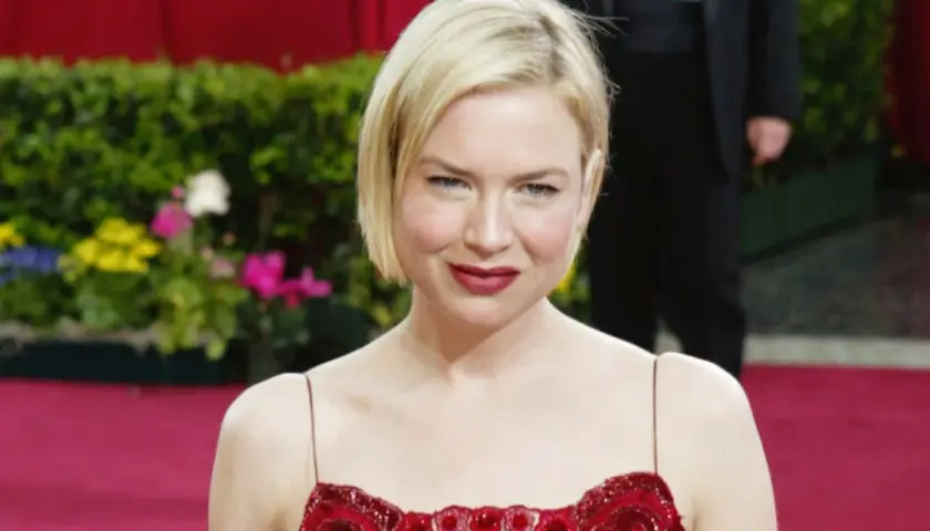 Renée Zellweger, znana z roli Bridget Jones, na czerwonym dywanie.