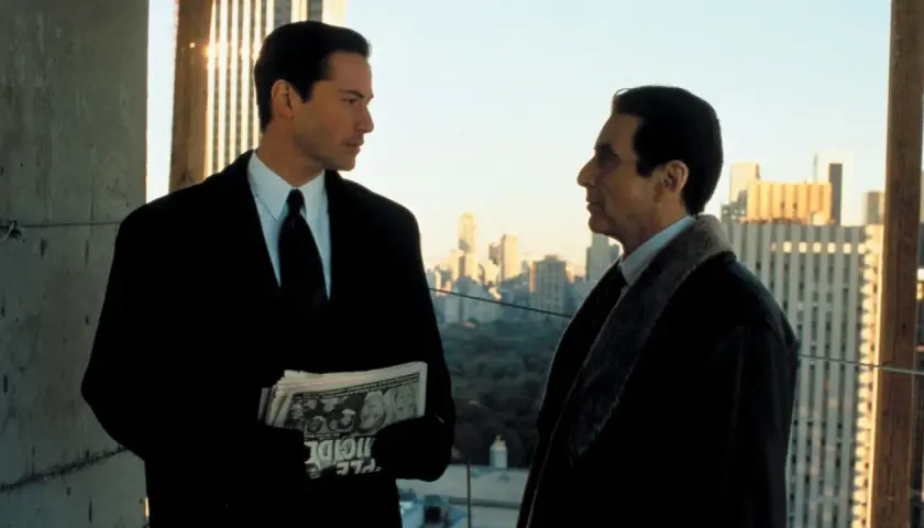 Keanu Reeves i Al Pacino w scenie z filmu "Adwokat diabła". Obsada filmu zachwyca.