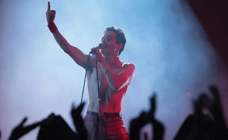 Rami Malek śpiewa w Bohemian Rhapsody? Prawda o głosie Freddiego