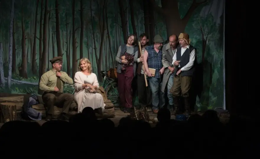 Rozmowy przy wycinaniu lasu - Spektakl Teatru TV - Dlaczego to kult?