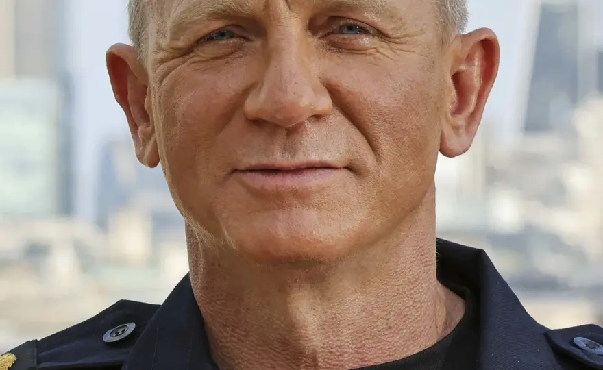 Daniel Craig w polskim serialu o branży porno? Nie uwierzysz kogo obsadzono!