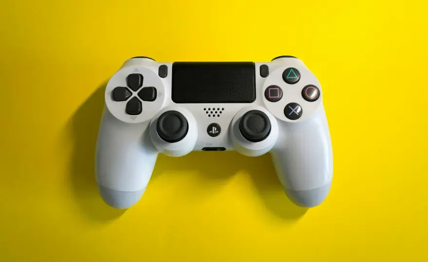 Metawersum przy joysticku – dokąd zmierzają gry online?
