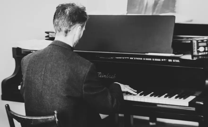Muzyka Filmowa - Najlepsi Kompozytorzy, Rodzaje i Historia | Poradnik 2023