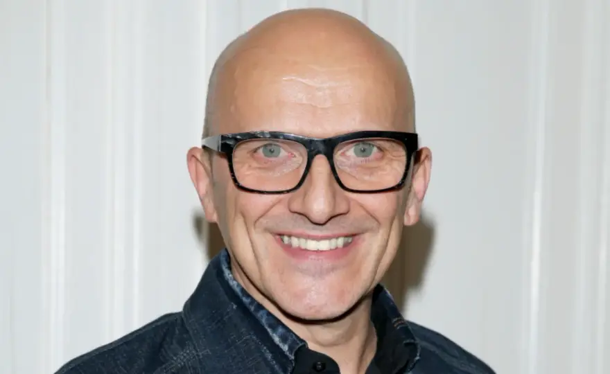 Robert Rozmus wiek - ile naprawdę lat ma znany aktor i piosenkarz?