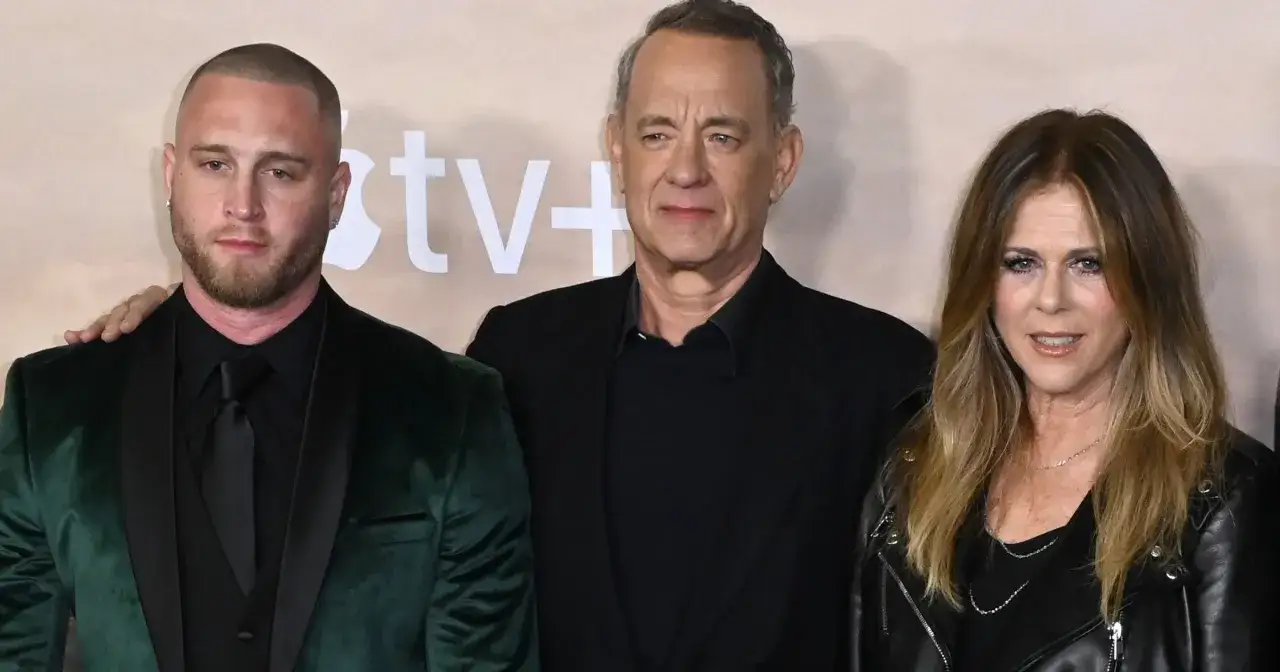 Tom Hanks z żoną Ritą Wilson i synem Chesym. Rodzina Hanksów, która ma czworo dzieci, prezentuje się razem.
