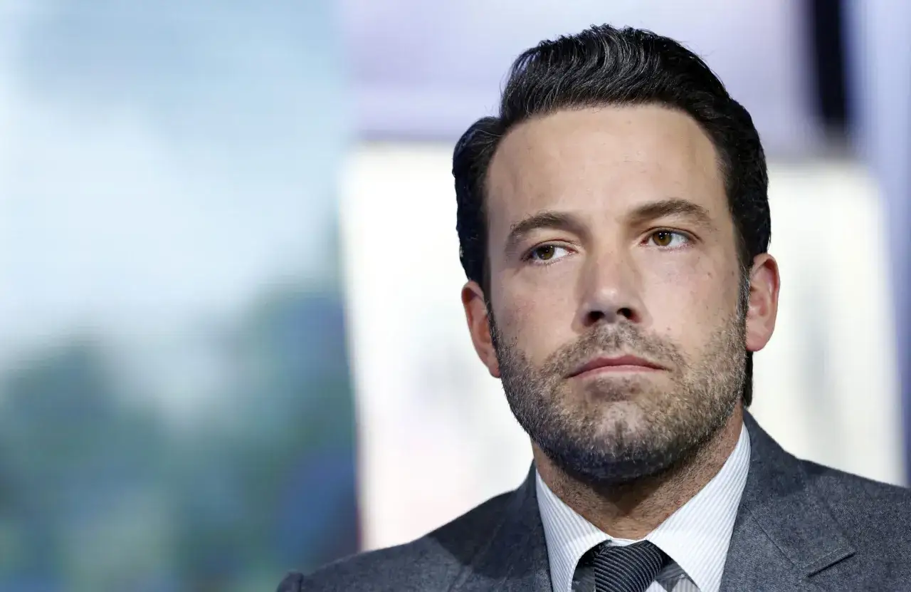 Ben Affleck, znany z wielu ról, wygląda na swój wiek.